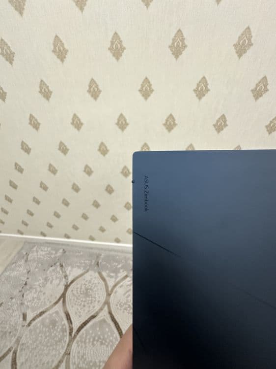 Asus Zenbook 14 Ultra 5 225h — 3