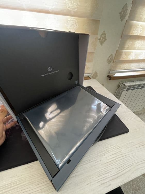 Asus Zenbook 14 Ultra 5 225h — 5