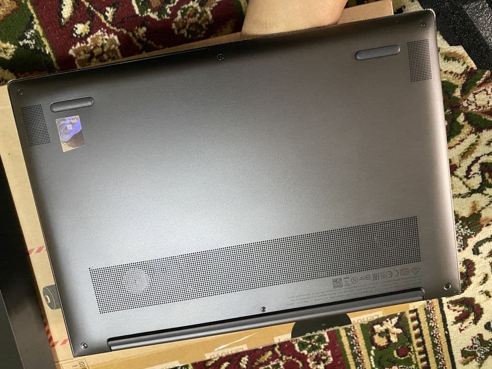 Lenovo Yoga Slim 7 — 7