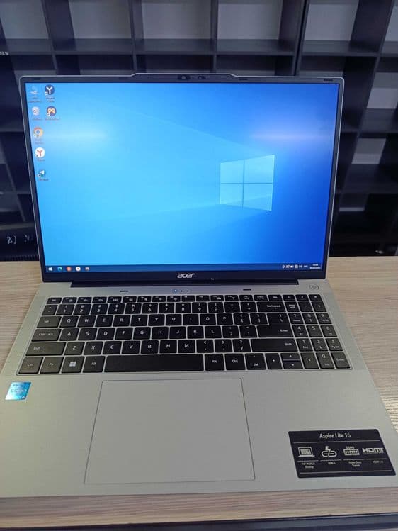 Noutbook Acer sotiladi — 2
