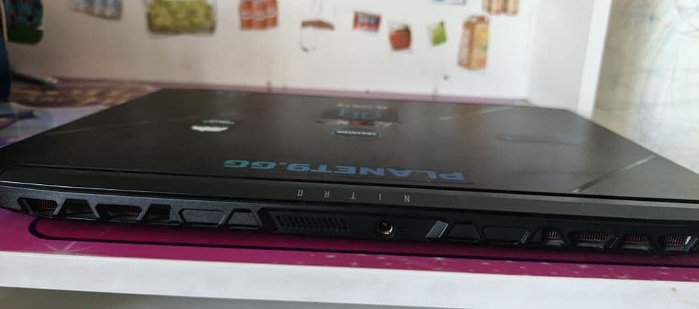 Acer Nitro 7 Metal / i7-10th / 24GB RAM / 2TB SSD / GTX 1660Ti / 144Hz — 5