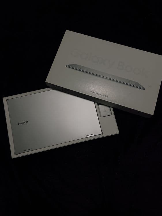 Samsung Galaxy Book Pro 360 / i7 / 16GB / AMOLED — 1