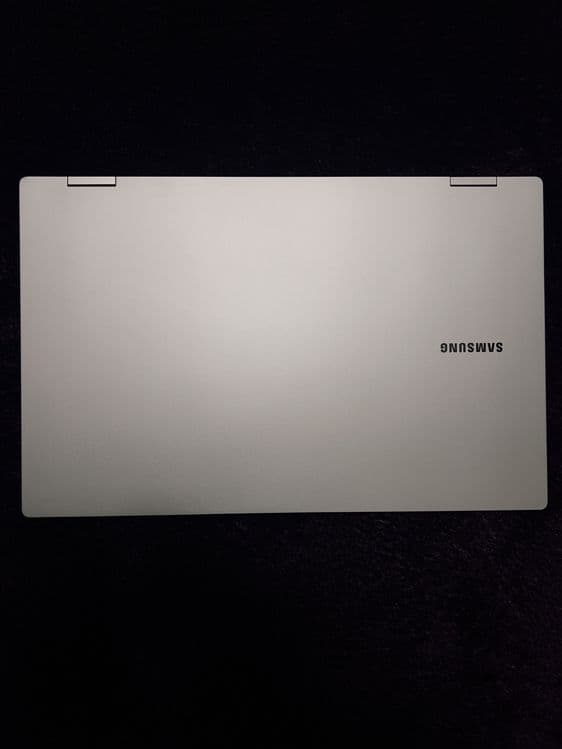 Samsung Galaxy Book Pro 360 / i7 / 16GB / AMOLED — 3