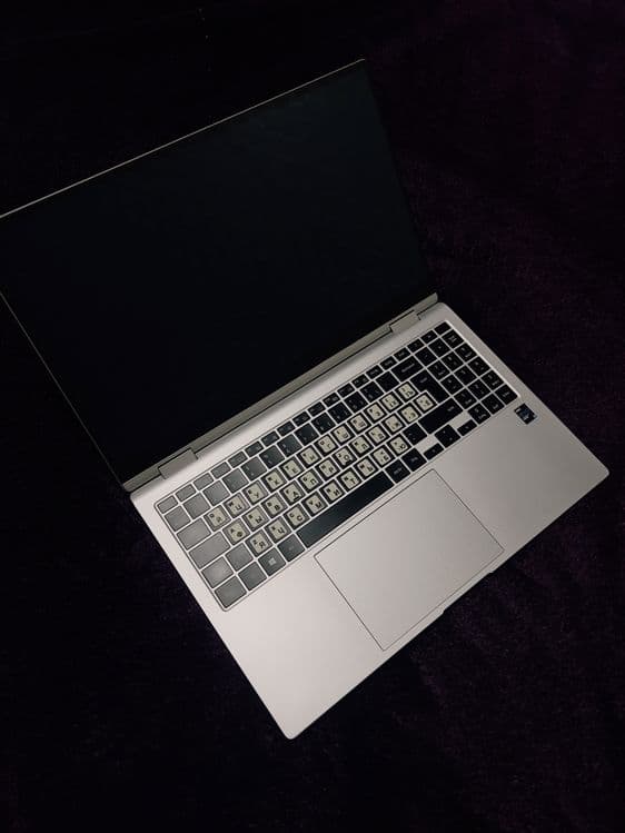 Samsung Galaxy Book Pro 360 / i7 / 16GB / AMOLED — 4