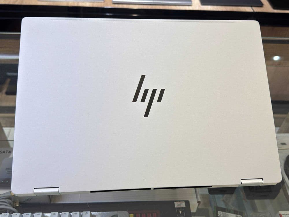 Hp OmniBook 7 Flip 16" 2.8K OLED tauch Ultra 7 256V RAM 16 Gb 8533 1TB — 6