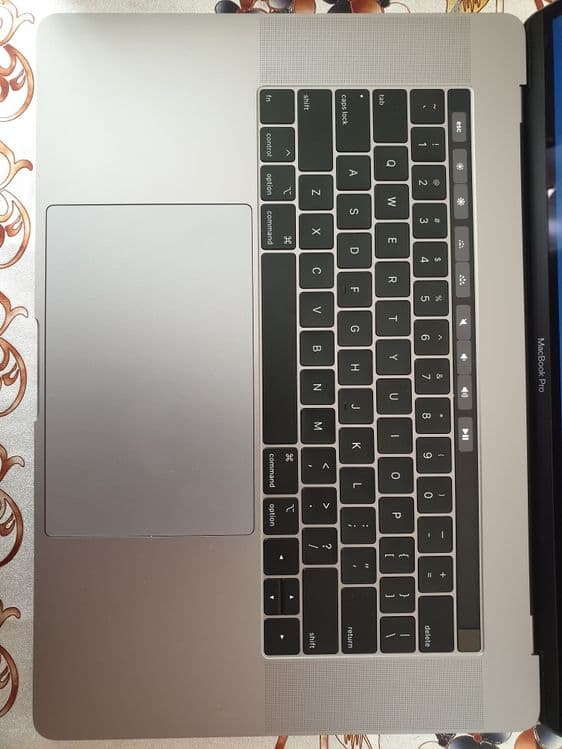 Mac Book Pro 15" Intel Core i9 32 GB RAM 512GB SSD — 6