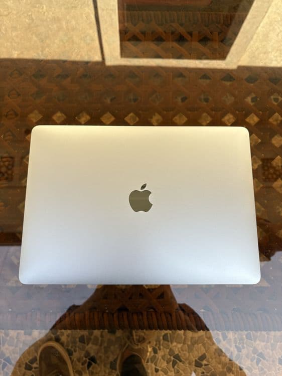 Macbook pro m2 13dyum — 1