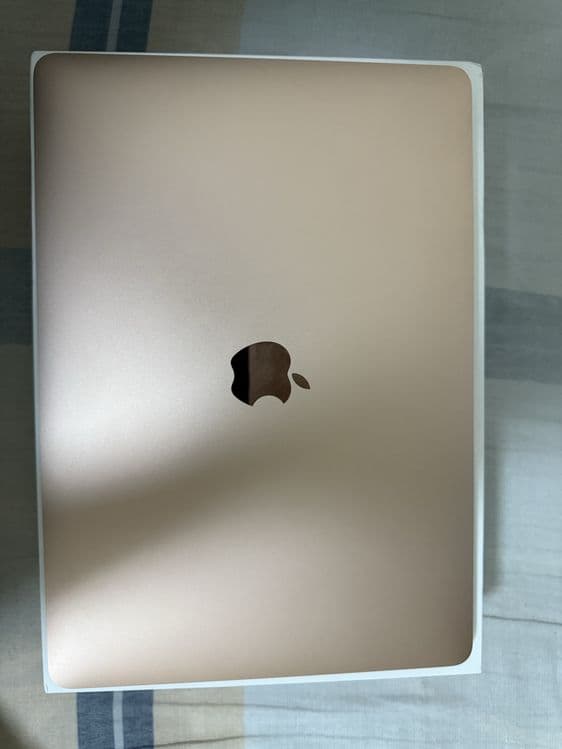 Macbook air m1  2020 — 2