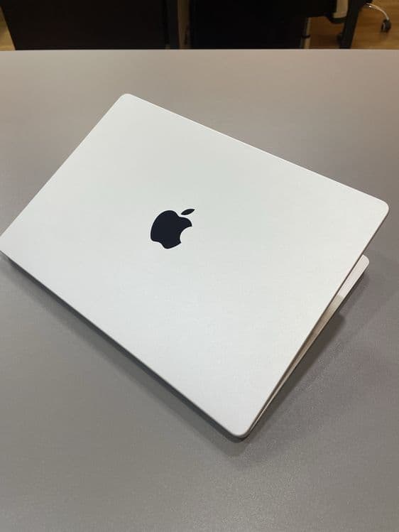 Macbook Pro M4 14 inch 16/512GB — 1