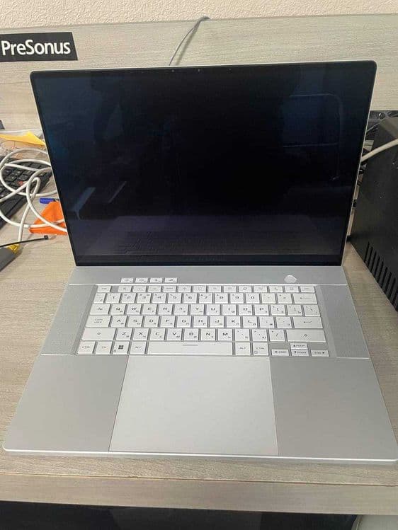 Asus ROG Zephyrus G16 GU605MV | Ultra 9 | RTX 4060 | Ideal | Komplekt