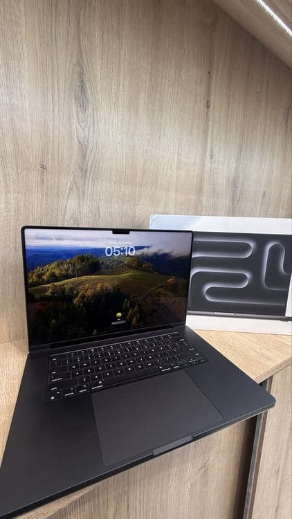 MacBook Pro M3 Pro 16” 16/512 GB, 95%, 53 цикла, полный комплект — 2