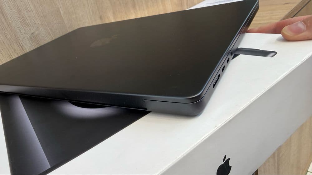 MacBook Pro M3 Pro 16” 16/512 GB, 95%, 53 цикла, полный комплект — 6