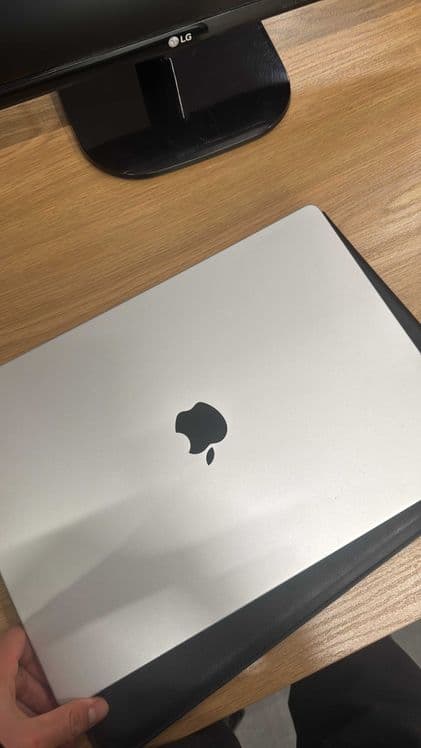 MacBook Pro M2 (16gb/512ssd) с каробкой, состояние отличное — 1