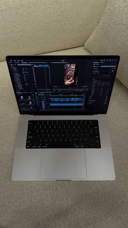 MacBook Pro M2 (16gb/512ssd) с каробкой, состояние отличное — 2