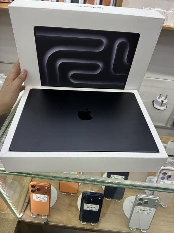 MacBook Pro M5 16 / 1trb 14-inch — 5