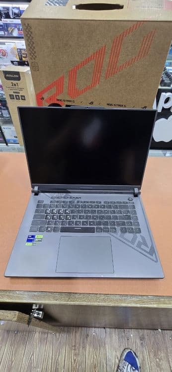 Asus Rog strix G16 — 2