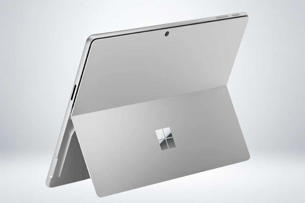 Microsoft Surface Pro 11/ Snapdragon X Elite / 32GB / 1TB / OLED Touch — 2