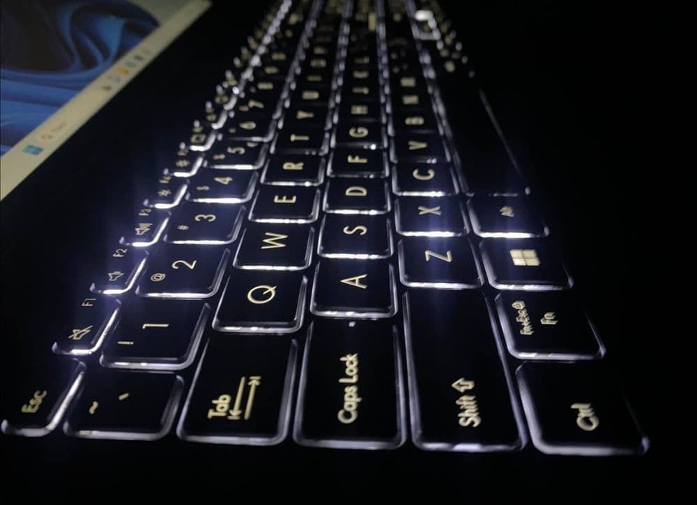 Yangi Asus Vivobook — 8