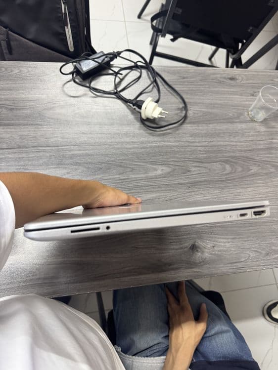 Hp laptop i3 265 ssd — 4