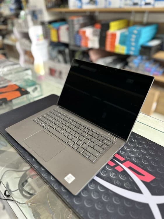 Dell latitude laptop — 3