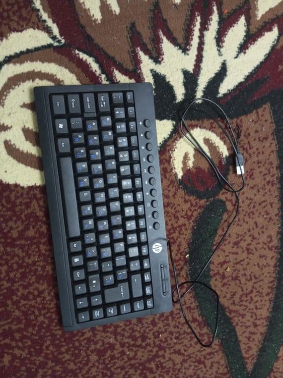Netbook sony. 4/256 gb. Dasturlash uchun zo'r. Batareyka saqlamaydi — 3