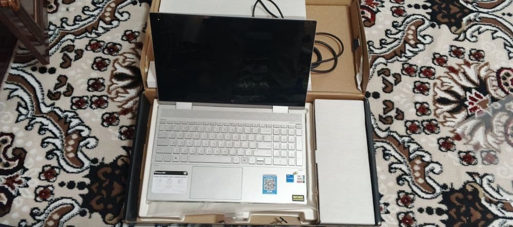 HP Envy 8/256SSD — 2