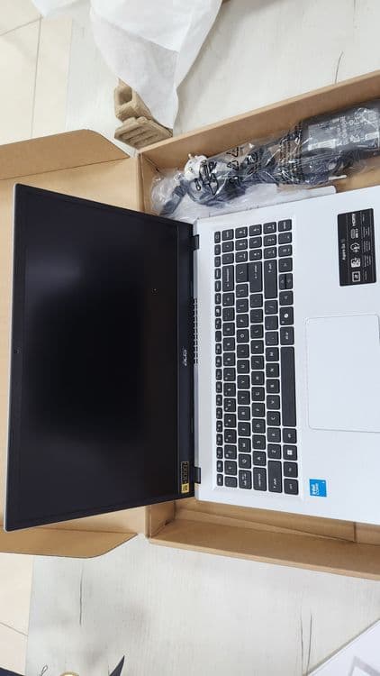 Noutbuk, Acer Core I3 — 1