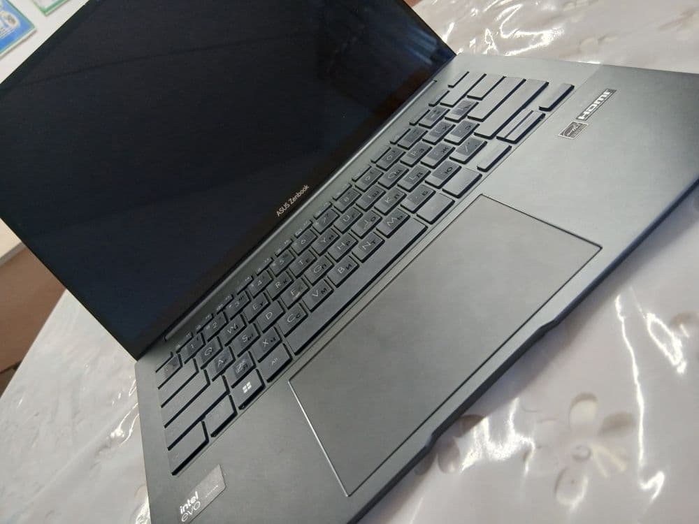 ASUS Zenbook Intel(R) Core(TM) Ultra 5-125H — 2