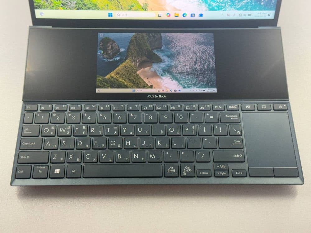 ASUS ZenBook notebook — 6