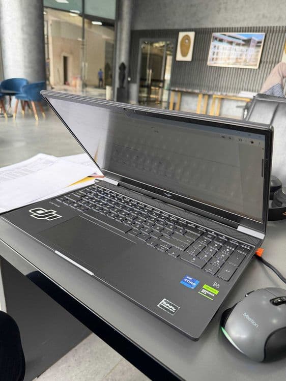 HP Victus Core I7 — 2