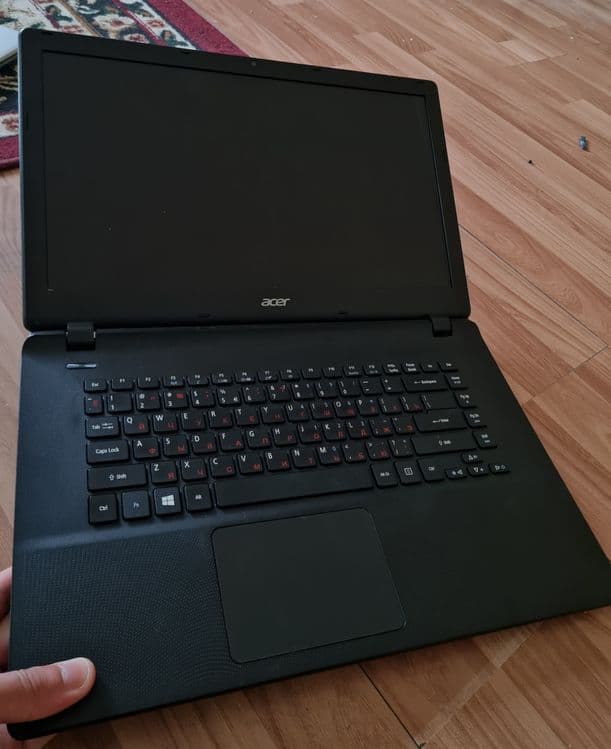 Acer noutbuk 8/256 srochni sotiladi — 3