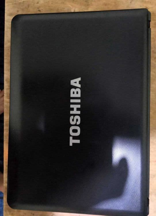 netbook TOSHIBA 32 razryad zaryad 4 soat — 1