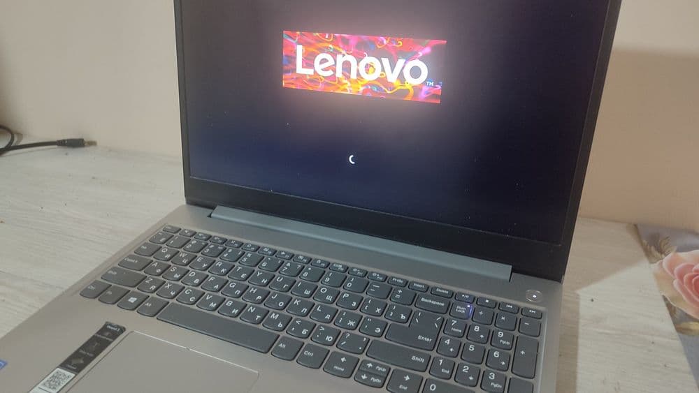 Lenovo intel 8/256 — 1