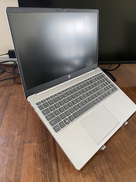 Hp Noutbook Sotiladi