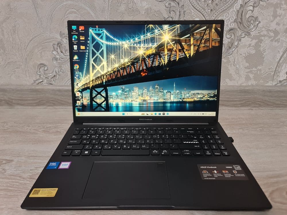 Asus Vivobook 16 — 1