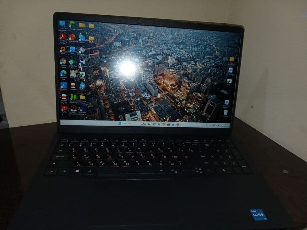 Noutbuk Dell inspire — 2