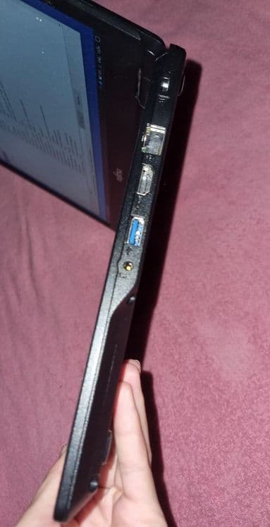 Noutbuk Fujitsu. — 4