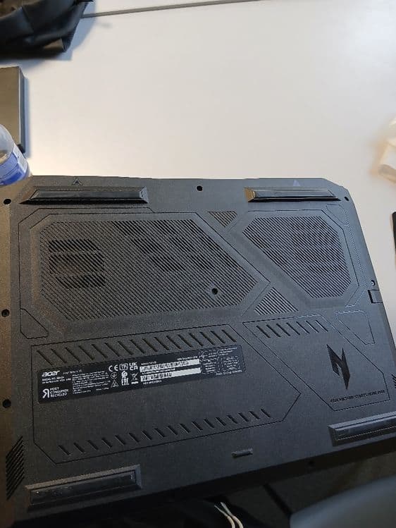 Acer Nitro v16  rtx 4050 — 4