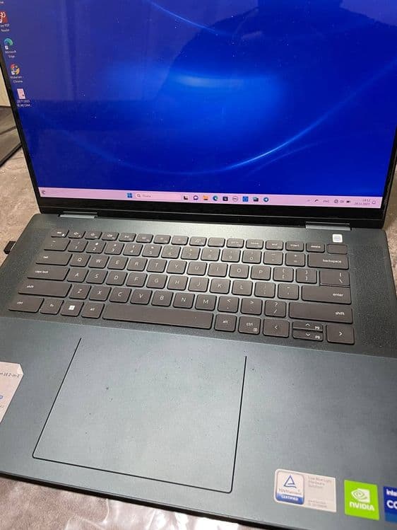 Dell inspiron 16  2-in-1 — 2