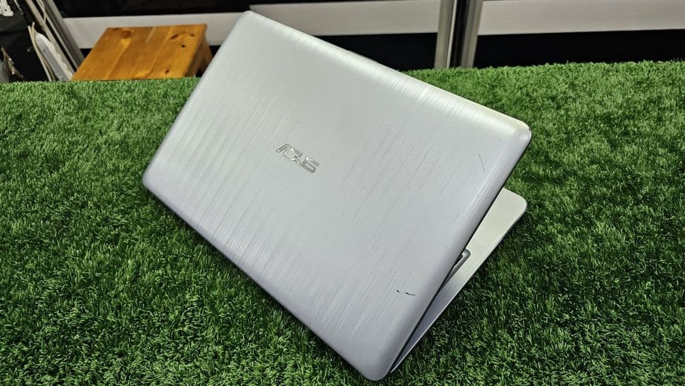ASUS X540 juda hamyon bop va dizayn jihatidan juda zoʻr — 2
