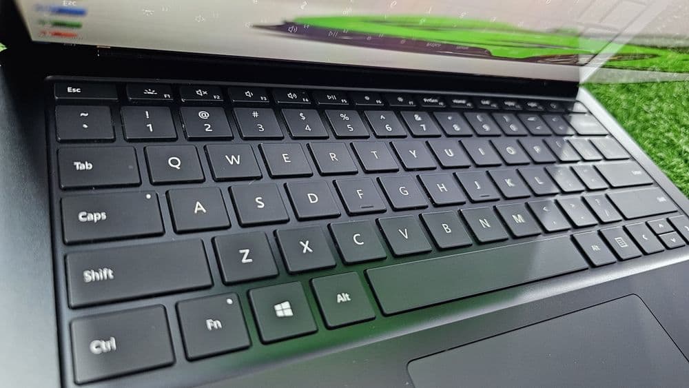 Surface - yengil ixcham jiddiy olib yurushga eng porfessional laptop! — 4