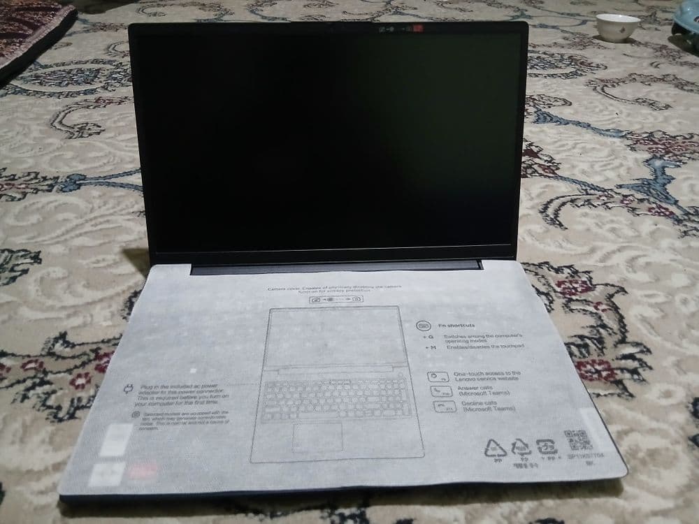 Lenovo. Noutbuk. — 2