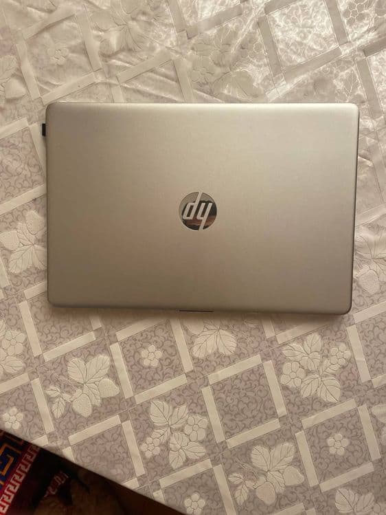 Noutbuk hp 15s-fq5xxx  windows 11