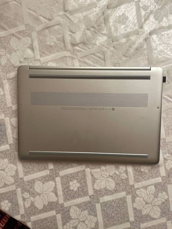 Noutbuk hp 15s-fq5xxx  windows 11 — 2