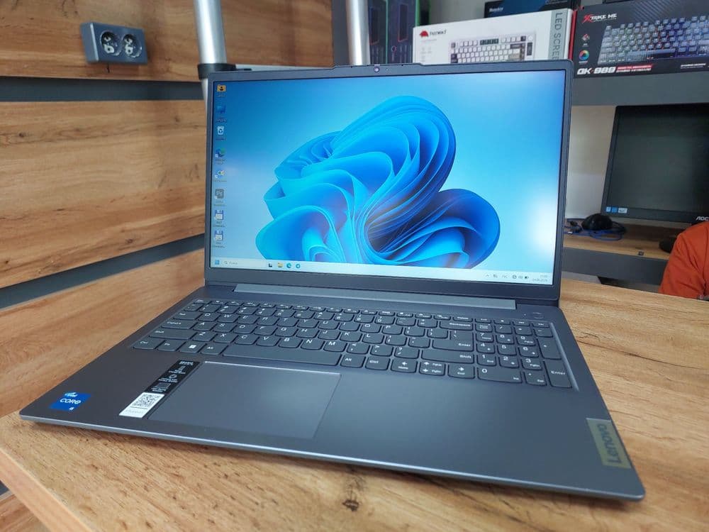 Lenovo Gaming protsessorga ega Noutbuk
Holati yaxshi ishlashi z — 1