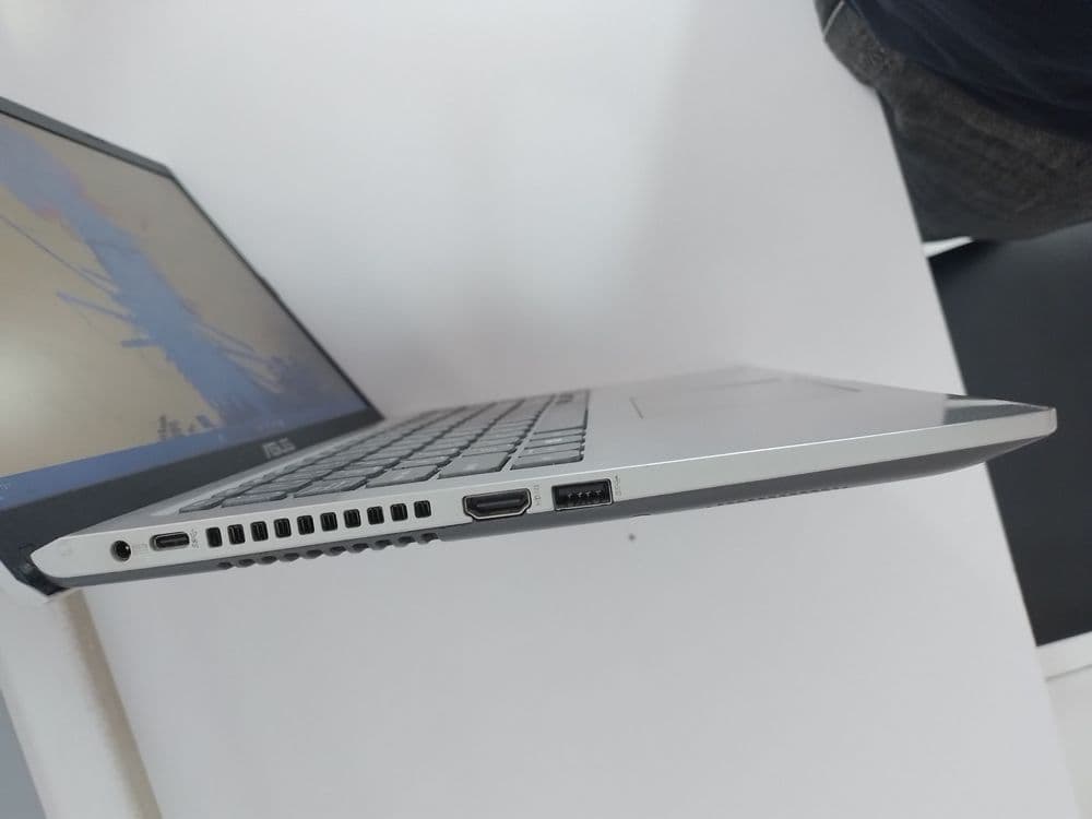 ASUS VivoBook 15 X515EP — 5
