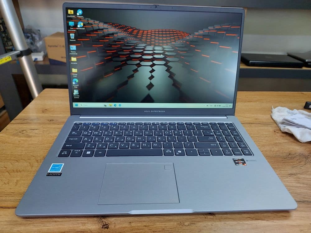 Asusdan Expertbook madeli kuchli noutbuk — 6