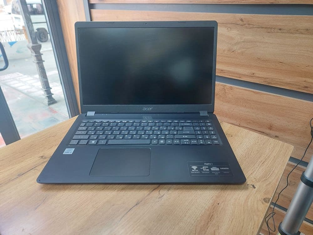 Acer core i3 noutbuk — 1