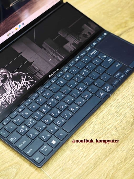 Мощный игровой   Asus Zenbook Duo Pro — 3
