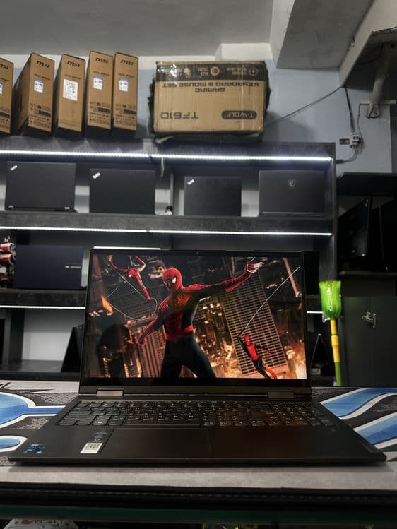 Мощный офисный ноутбук Lenovo Yoga intel core i7-1165G7 touchscreen — 1